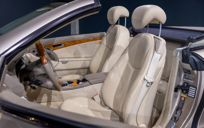 Mercedes-Benz SL cena 129900 przebieg: 111416, rok produkcji 2005 z Dobrzyń nad Wisłą małe 379